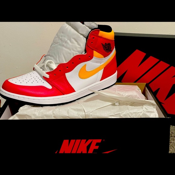 Athletic_Shoes